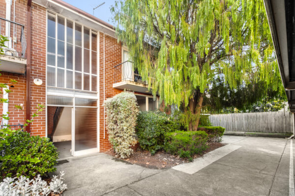 4D3EE8F2 CBFE 4292 973B F8916266D402 GLEN IRIS 2025 05 01 165613 scaled