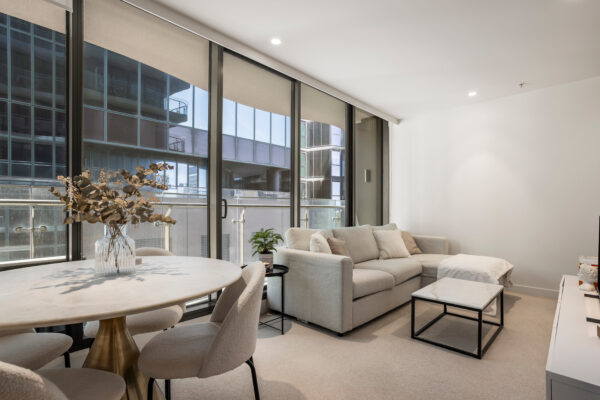 F0D2C700 6680 472F 8FD9 AB47493E100D MELBOURNE 2025 03 31 174706 1 scaled