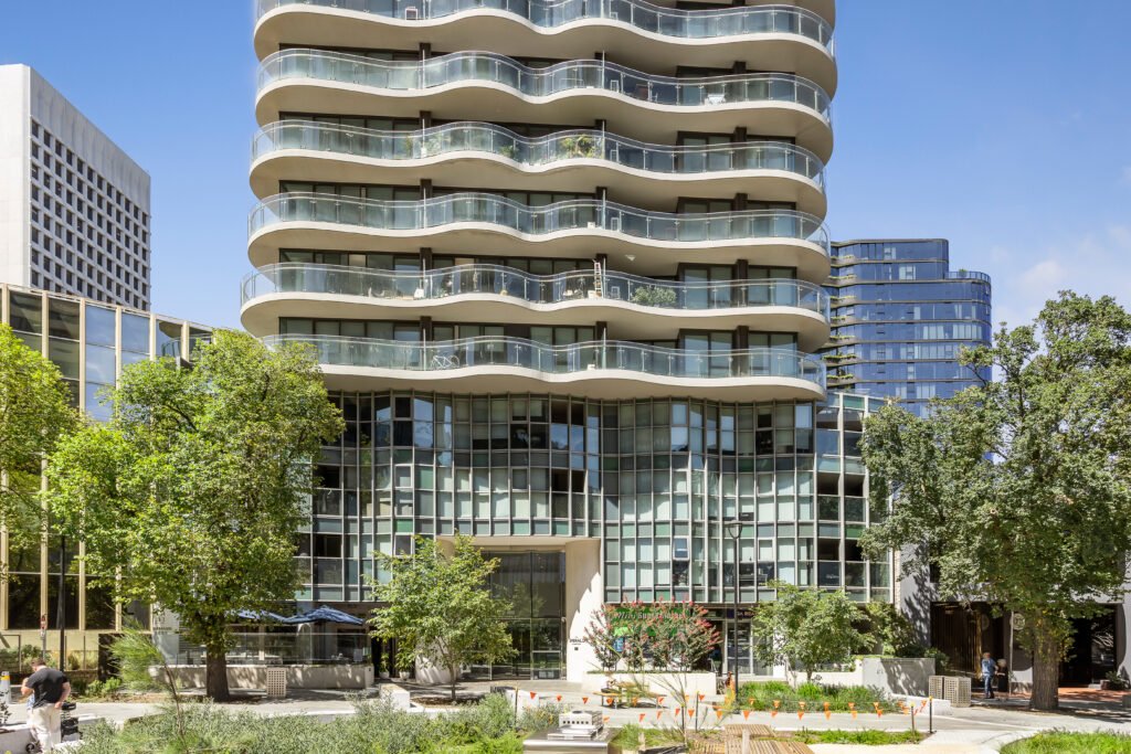 F0D2C700 6680 472F 8FD9 AB47493E100D MELBOURNE 2025 03 31 174706 scaled