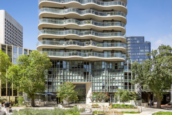 F0D2C700 6680 472F 8FD9 AB47493E100D MELBOURNE 2025 03 31 174706 scaled