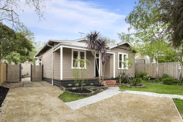 380FFFE1 F0A5 4113 B085 27053C468127 SURREY HILLS 2025 10 02 145841 scaled