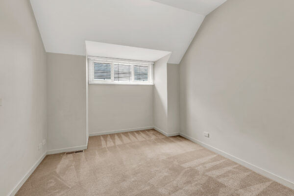 DD233FD9 C3F0 46E6 B198 67DEC0610171 BLACKBURN 2025 11 12 101615 4 1