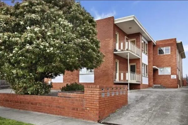 B14C2667 D9DF 4C8C B049 1521E8072C1C KEW EAST 2026 01 08 112128